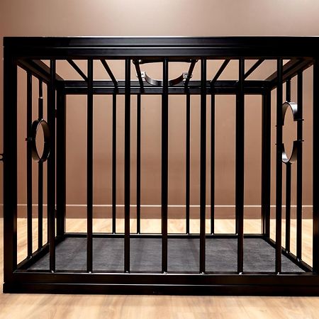 Bdsm Red Apartments Вилнюс Екстериор снимка